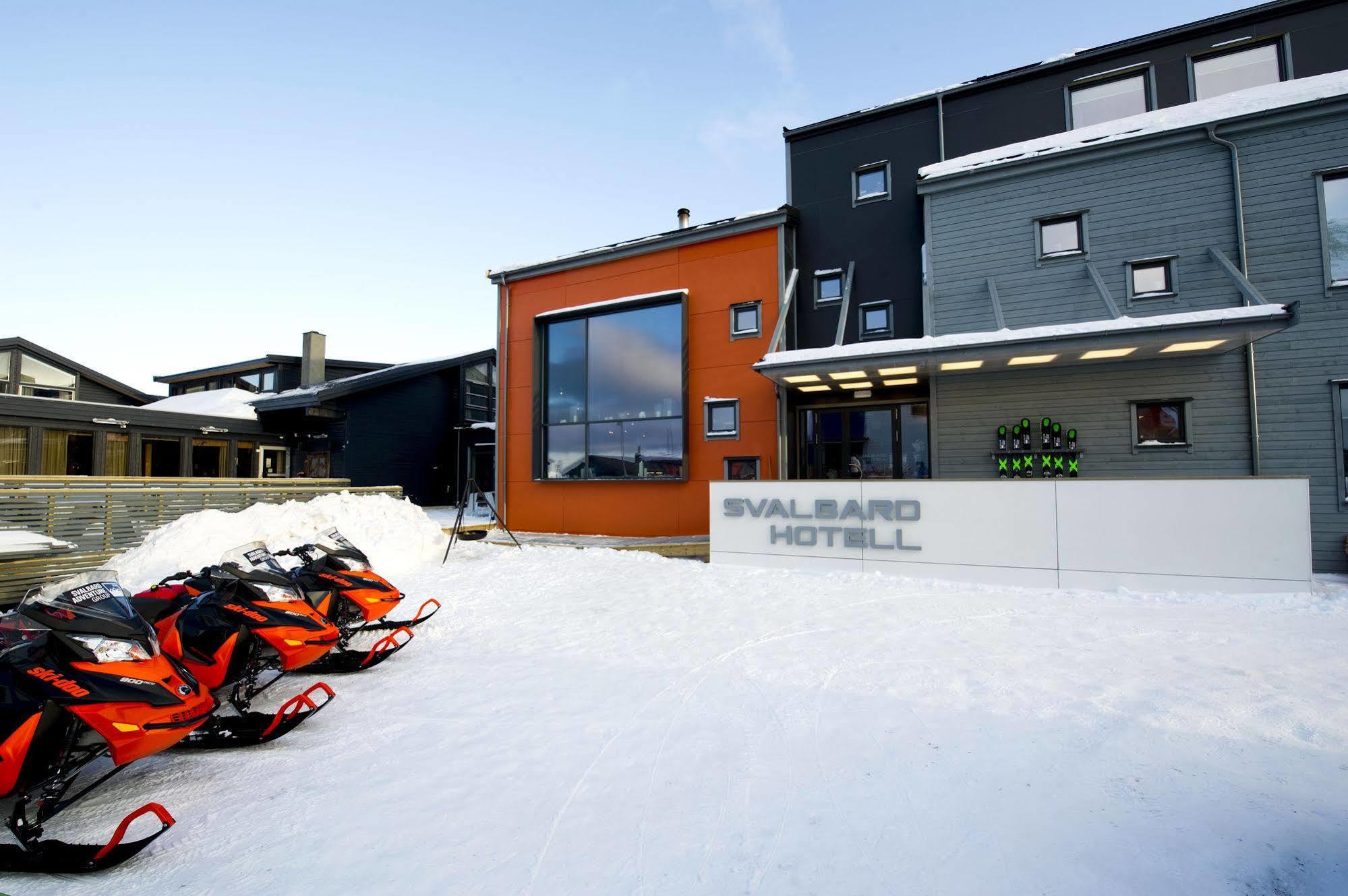 Svalbard Hotell | Polfareren Лонгйир Экстерьер фото